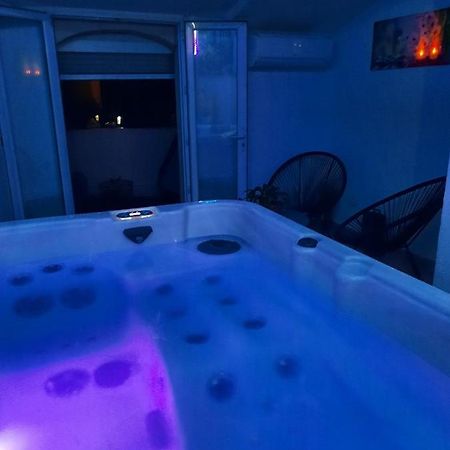 Maison Avec Jacuzzi Saint-Mitre-les-Remparts Экстерьер фото