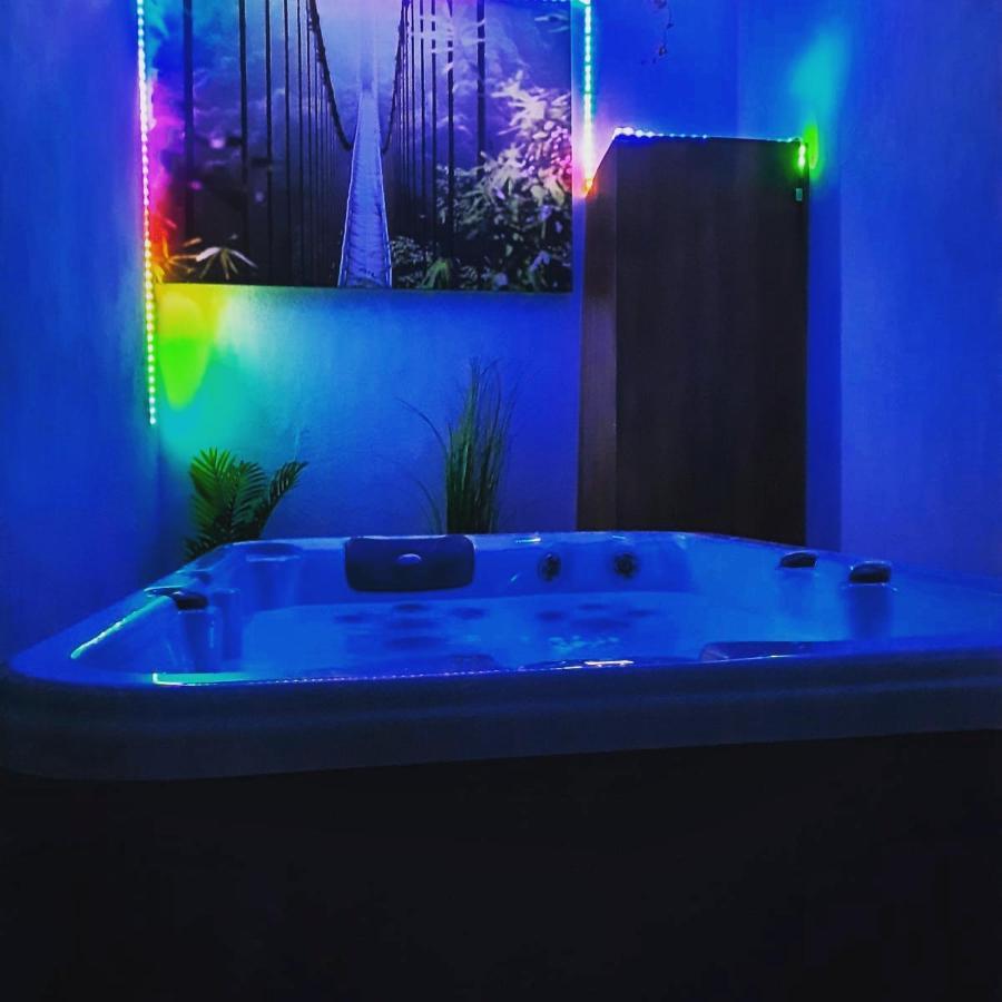 Maison Avec Jacuzzi Saint-Mitre-les-Remparts Экстерьер фото